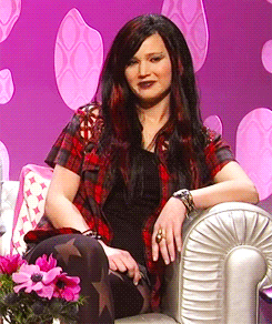 galeismineandiamhis:  Jennifer trying to refrain from laughing on SNL 