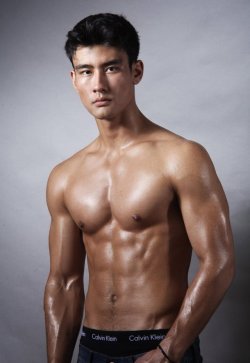 365Daysofsexy:alex Landi