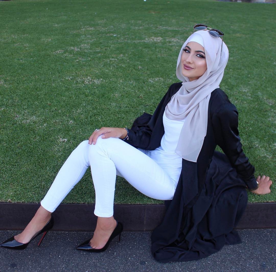 Sexy Hijab Girls Hot