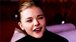 mylasthorrocrux:  teamchloemoretz:  Happy 17th Birthday, Chloe Grace Moretz! (February 10, 1997)   1 año y mi mejor amigo se lanza.
