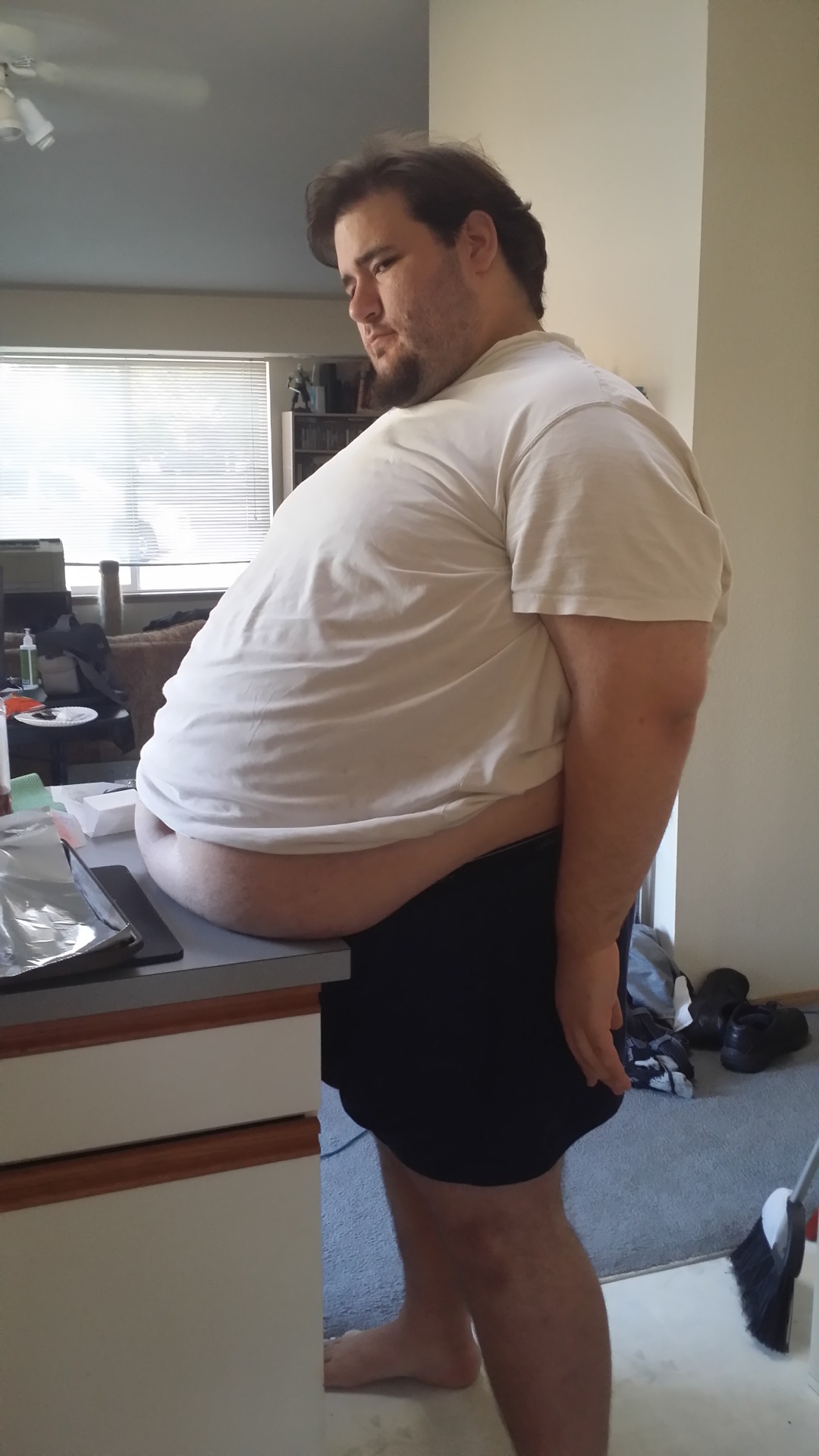 hogfarmer90:I want a hog fatter than this. Keep that in mind  Hogfarmer90 deletes