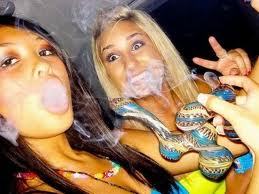 “Real Girls Smoke Weed” .