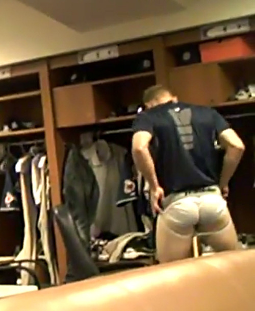 jockguy95:Nick Hundley, of the San Diego Padres, putting on a jock in the background around the 0:30
