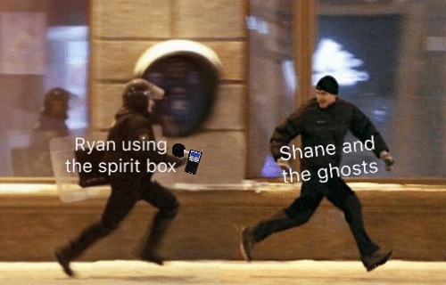ryanbergara:it’s new buzzfeed unsolved day so have a meme