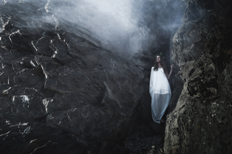 mymodernmet:  Interview: Fantastical Photos Reveal Moments of Magic by Darja Bilyk