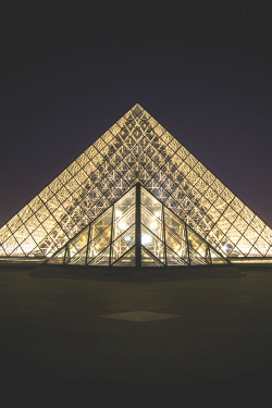 lightexponent:  The Louvre | Yohan 