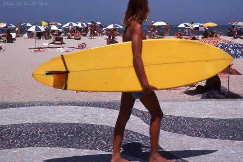 theocseason4: vintageeveryday: Stunning color pictures of the daily life at the Rio beaches in the l