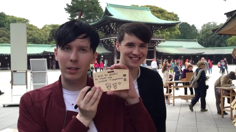 phan-you-not:  youtubers-fuckdup-melissa:  Beautiful things Phil Lester caused: 