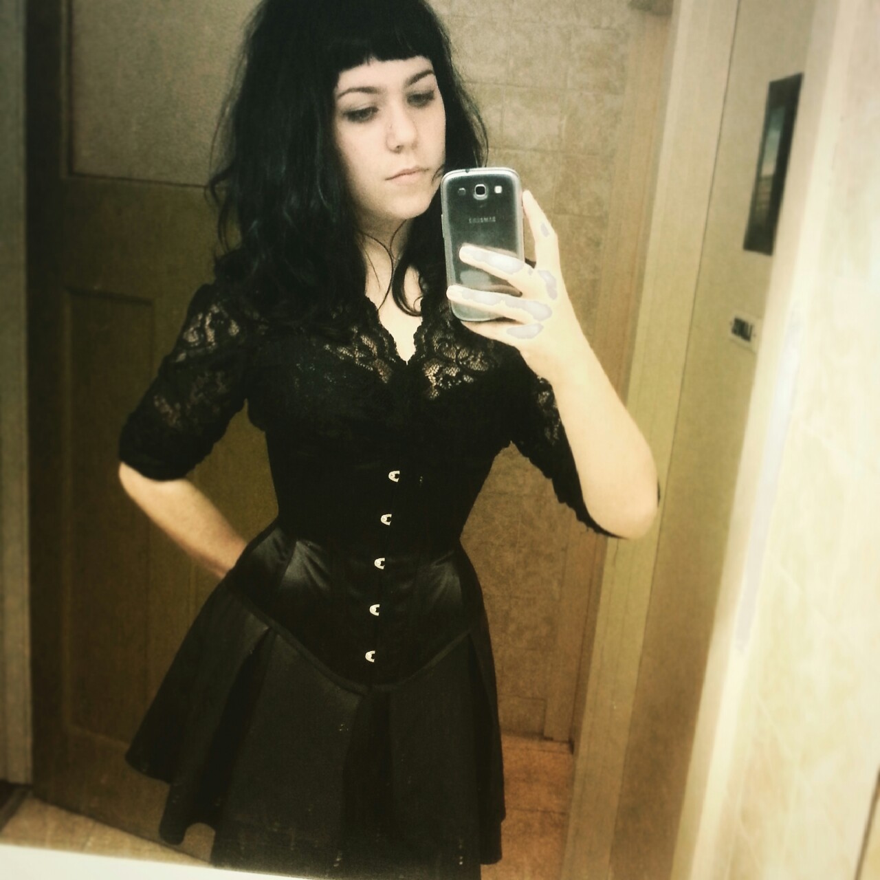 karnagevisors:  New corset 😁💘 