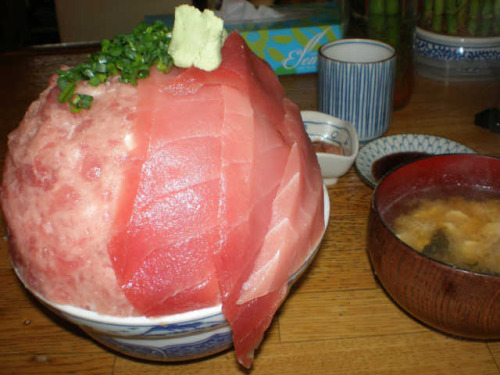 generally:  lulz-time:  kotakucom: You might wanna be careful about ordering super-sized meals in Japan.  I got hemorrhoids from seeing this