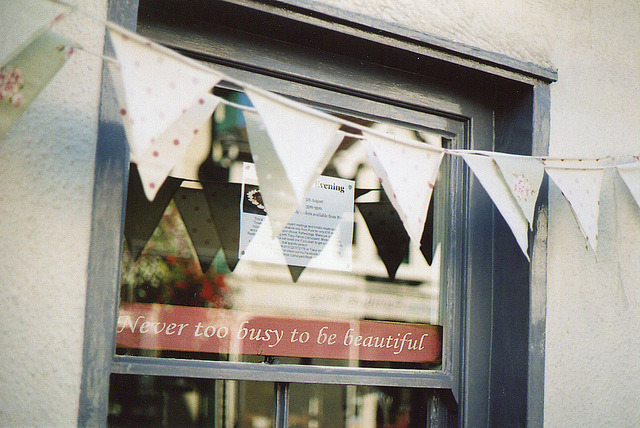 madnessandfantasy:  Never too busy to be beautiful by millie clinton. on Flickr.