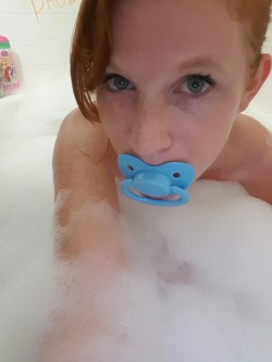 foxylittlepirate:  Bubbles! Squeeee.