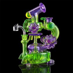 weedporndaily:  @elboglass Solo UV Kleinscope, design by @quaveglass, crippy w/ illuminati overlays, purple potion w/ electric flamingo overlays ✳️⚛ Check @elboglass page for UV video 👈🏽�by @iamjeffdimarco  Epic Glass