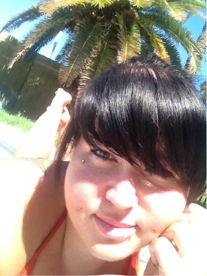 lie2yourself:  …ohhh just enjoying my first day off ❤❤ getting some sun before going to see Coheed & Cambria tonight!! Oh hey, look!! It’s my butt.. 