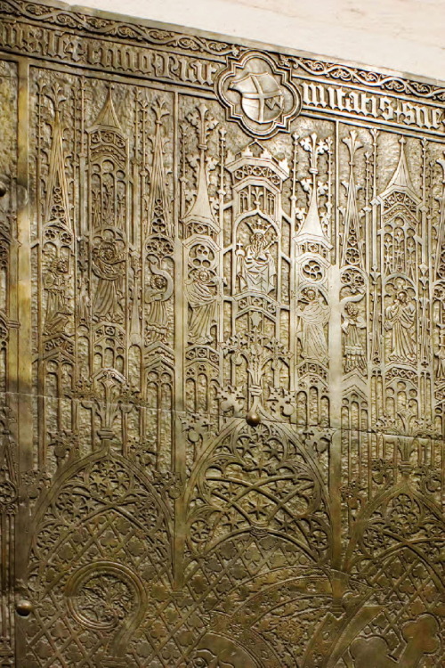 lamus-dworski:Płyta nagrobna Jakuba z Sienna (1413-1480) w Katedrze Gnieźnieńskiej // Tomb of Jacob 
