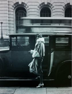 blahblahnik:  &lsquo;Clothes and the Car&rsquo;, Cecil Beaton for Vogue, 1927 