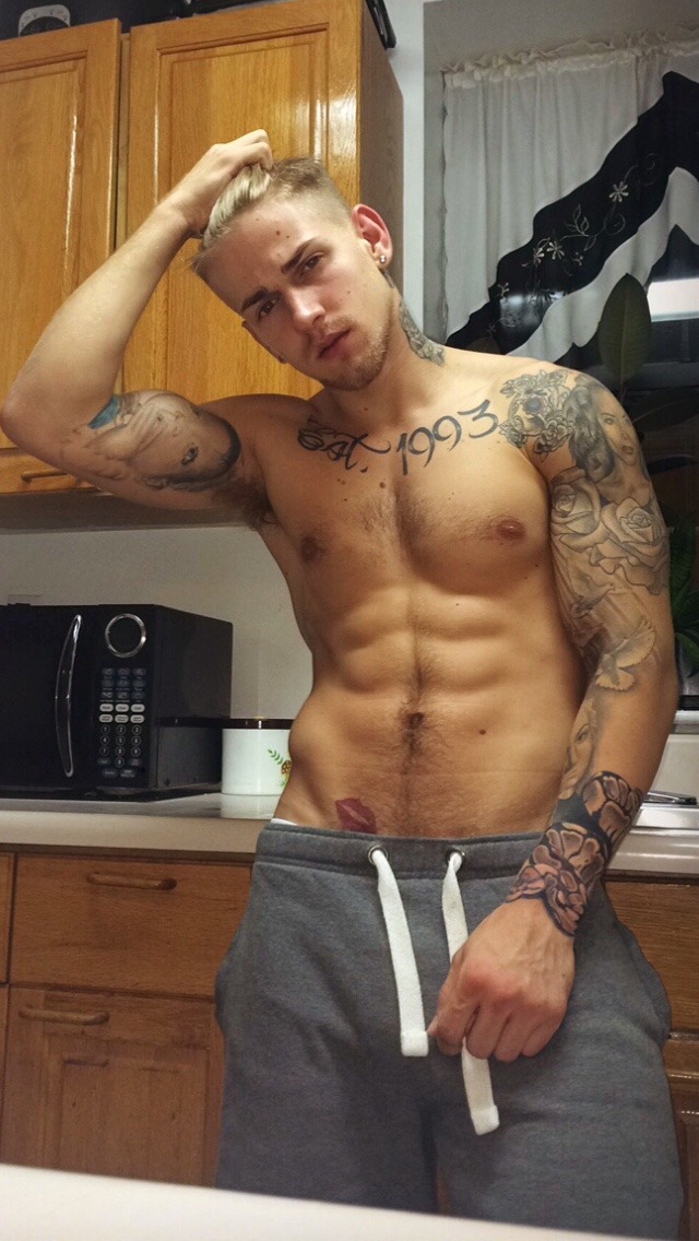 aussieguy696969:  Follow me please www.aussieguy696969.tumblr.com/archive