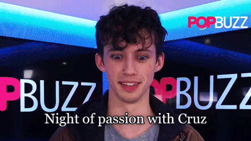 consivanqueen:Troye Sivan plays Would You Rather 