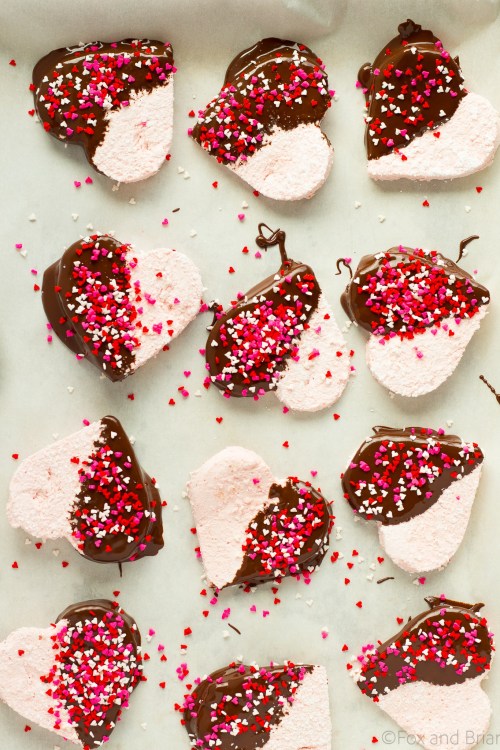 sweetoothgirl:HOMEMADE STRAWBERRY MARSHMALLOWS