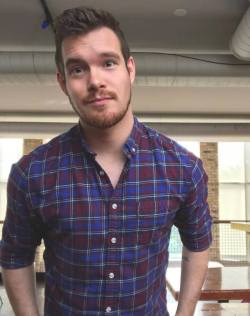 edromyheart:Flannel for Fall? Groundbreaking.