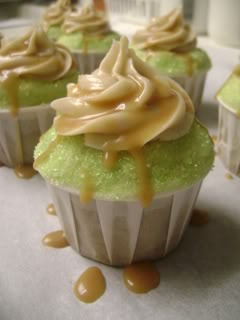 whalesharksandcake:  28 Drunken Cupcake Recipes 