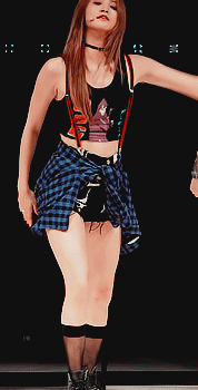 femaleidols:junghwa being sexy (for anon) (x, x)