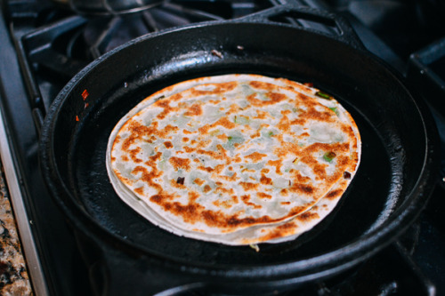 foodffs:
“Easy Shortcut Scallion Pancakes Follow for recipes
Is this how you roll?
”