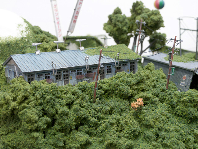 supersonicart:   Maico Akiba’s Small Worlds. Japanese artist Maico Akiba painstakingly