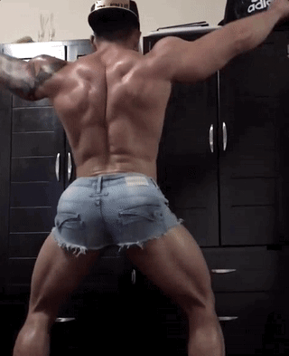 asskingz:  Ass on a Monday evening