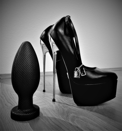 his-little-monster-blog:  Always your plug should be as high as your heels :-) Always try to get better, for Him. 