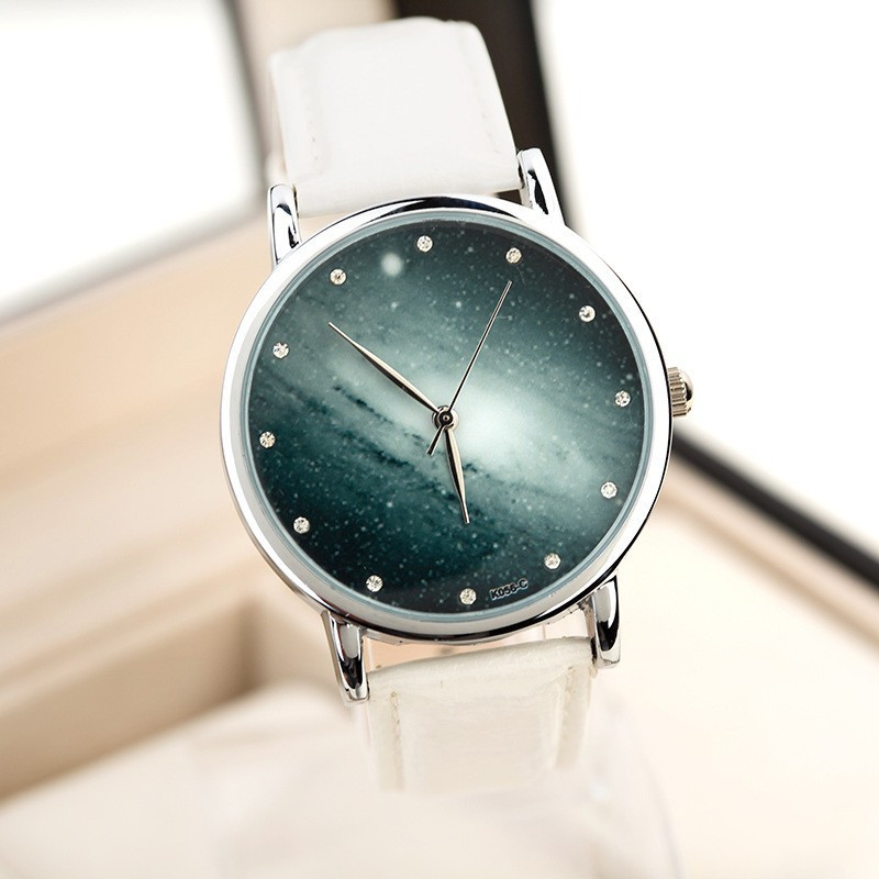 asutoraru96:  hiddenforestgirl86:  lovenowar:  A beautiful watch with galaxies right