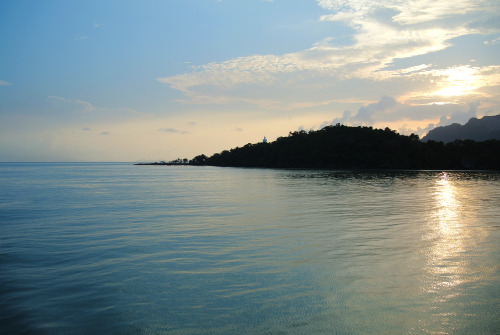 White Buddha, Surat Thani