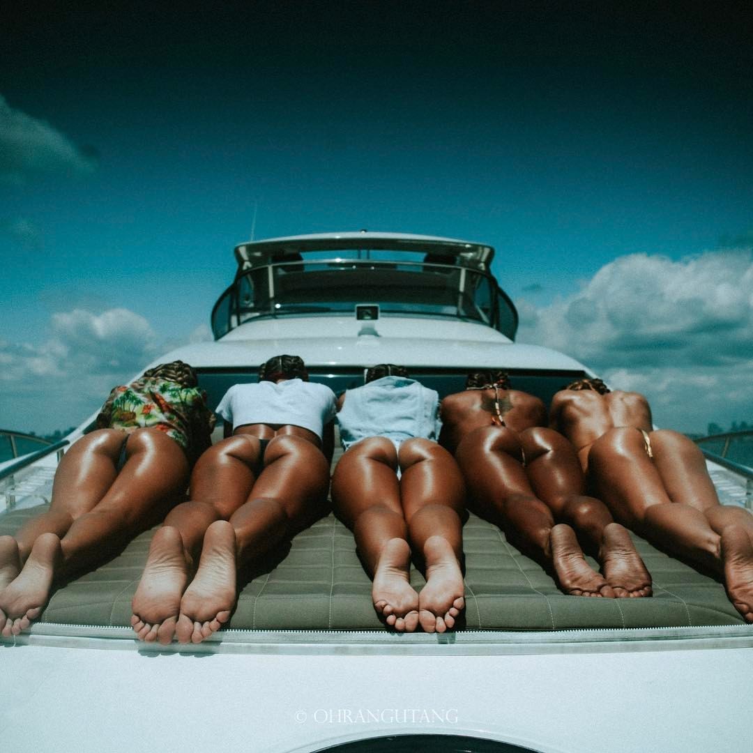 mikeohrangutang:  Morning Tan @lynaritaa @valentinalequeux @simonataranu @vanessamfit