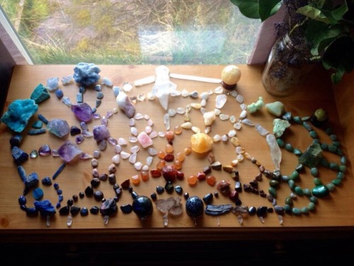 the-grey-ether: Crystal Grids Source: Theressa Phillips