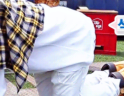 :  1/20 REASONS TO LOVE PARK JINYOUNG  Q: “What body part do you have confidence