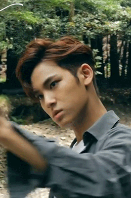 KIM MINGYU BEING INFURATINGLY HANSOME