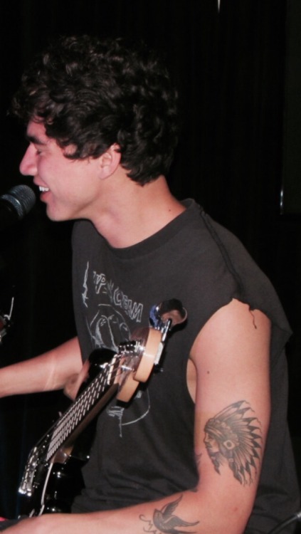 calums-gf: sheskidnahot: curly cal (x) oh my god