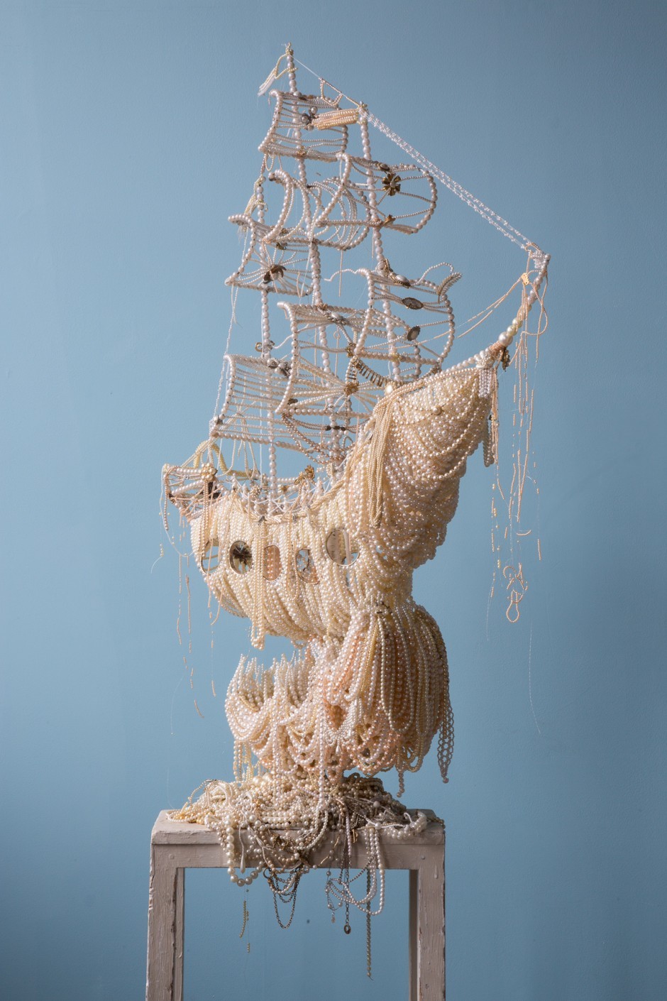 supersonicart:  Ann Carrington’s “Galleons and Feathers.”A stunning sculpture