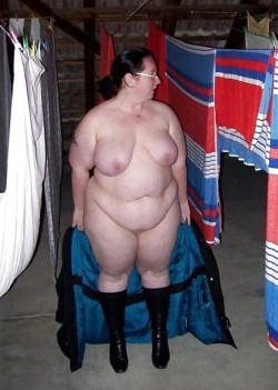 hotbustysexybbwladies:  Wanna fuck a hot bbw chick? - CLICK HERE! 