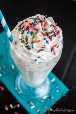 gastrogirl:  boozy birthday cake shake. 