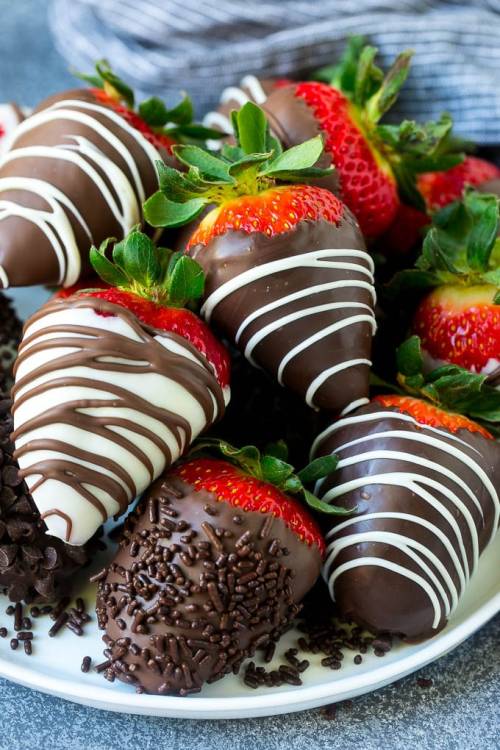 pinterestfoodie1992:chocolate covered strawberries