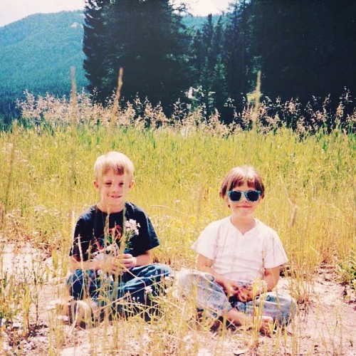 #tbt of me and my sister Alison, who is one of my favorite people, & whose heart, character, and panache in eyewear I have admired since before the early 90s (pictured). #tbt #nationalsiblingsday @alisonheyman