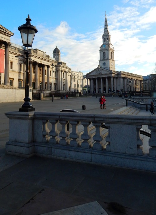 XXX fuckitandmovetobritain:  London- Big Ben/Houses photo