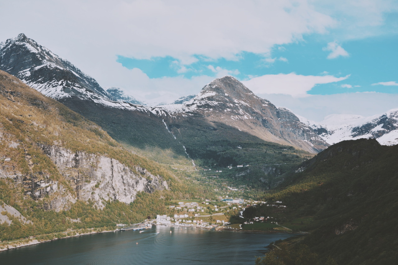 blackfitnessrocks:  expressions-of-nature:  Norway by biambarbieri  Get out and