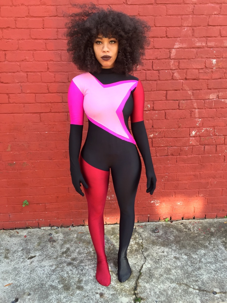 kieraplease:  As promised, here’s my Garnet Halloween costume. It’s not perfect