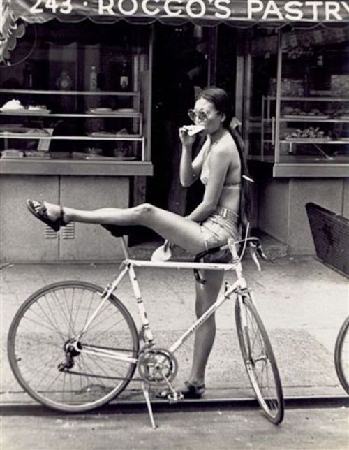 Porn photo nycnostalgia:  Rocco’s Pastry, 1980