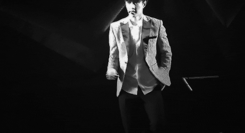 xingphony:  Mr. Zhang Yixing Glorious Pelvic Dance 