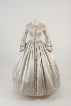 Hoopskirtsociety:  Light Grey Satin Day Dress With Lace Collar, Ca.1842  