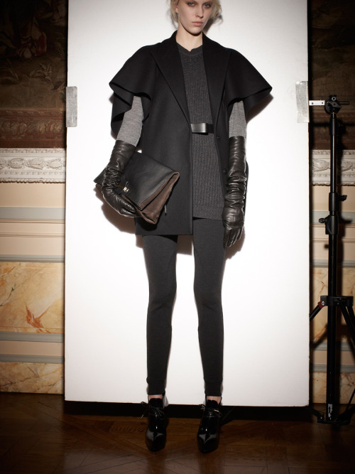 Lanvin Pre-Fall ‘13 Collection. This time, the designer Elbaz is going a bit far with maximali