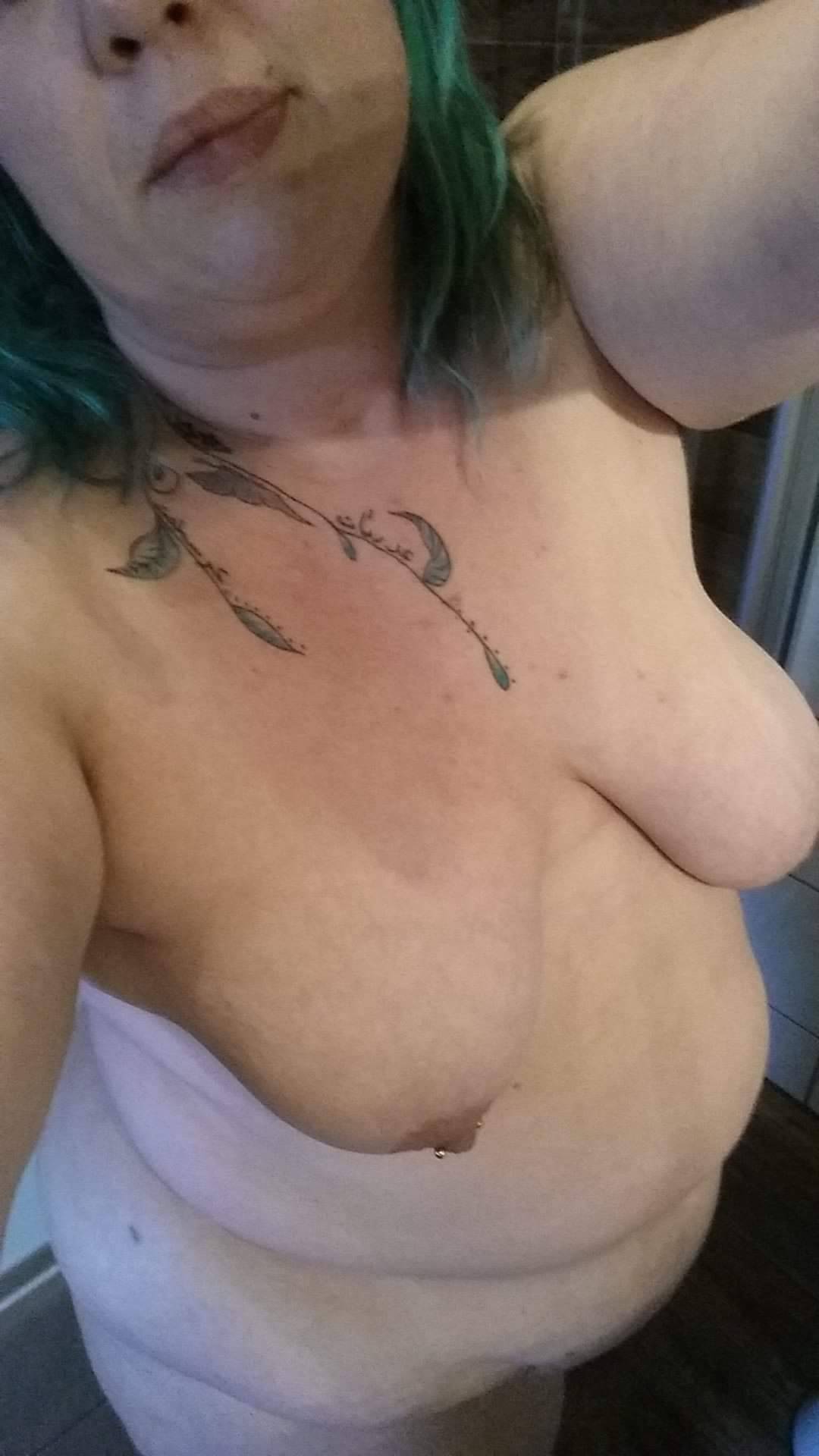 freaky-paar:  Reblog, comments and likes allowed.  I will be a real slut on the world